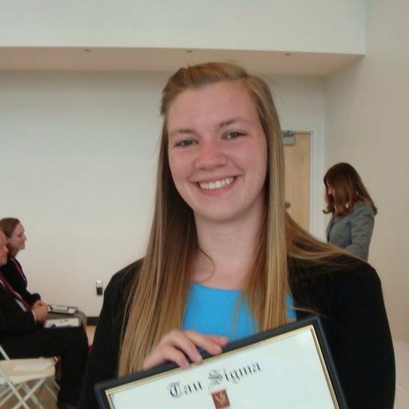 Meet your Posher, Michelle - Picture 1 of 1